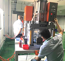 20噸氣液增壓缸-某五金件整平設備廠家綜合解決方案 20噸氣液增壓缸-某五金件整平設備廠家綜合解決方案