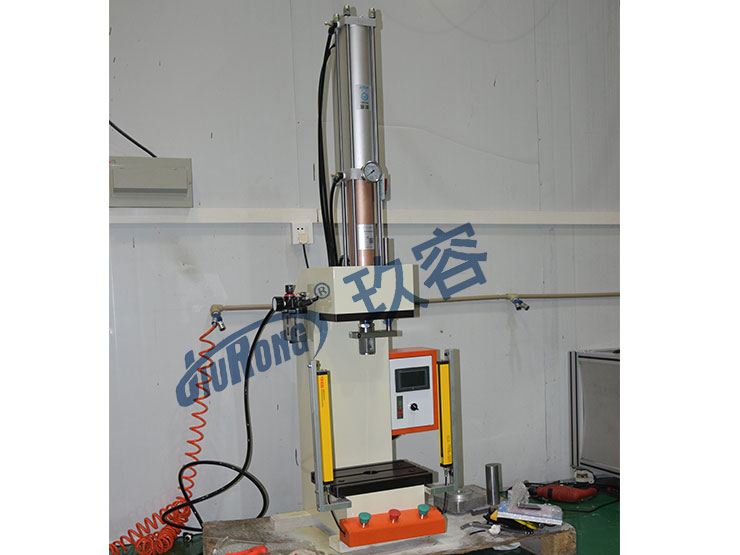 半弓型氣液增壓缸壓力機 半弓型氣液增壓缸壓力機