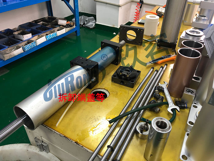 拆解氣液增壓缸端蓋等 拆解氣液增壓缸端蓋等