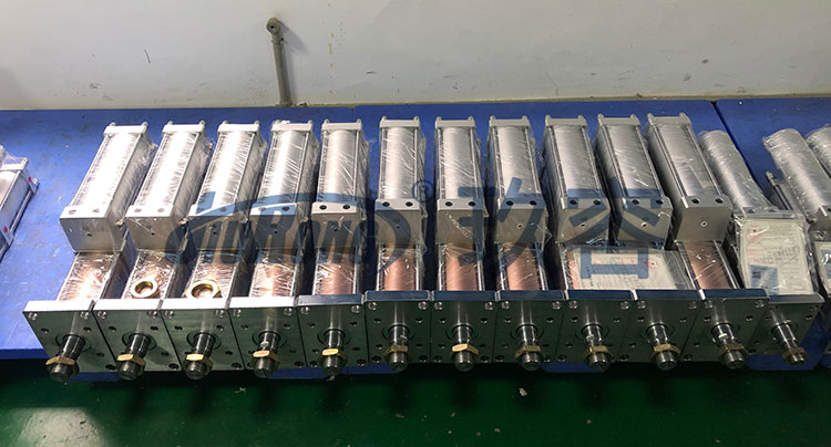 標準通用型氣液增壓缸產品批量圖 標準通用型氣液增壓缸產品批量圖
