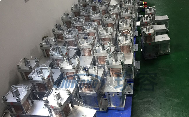7噸氣液增壓缸 7噸氣液增壓缸