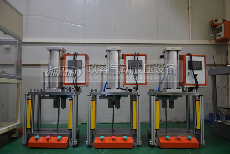 小型四柱氣動壓力機 小型四柱氣動壓力機