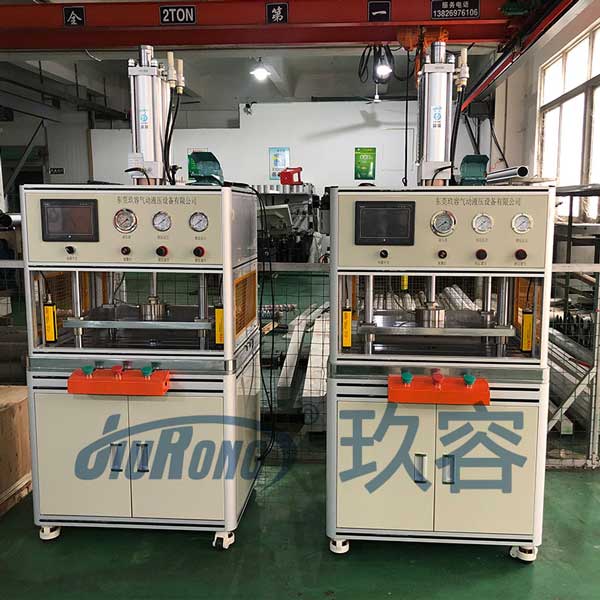 氣液壓力機(jī) 氣液壓力機(jī)